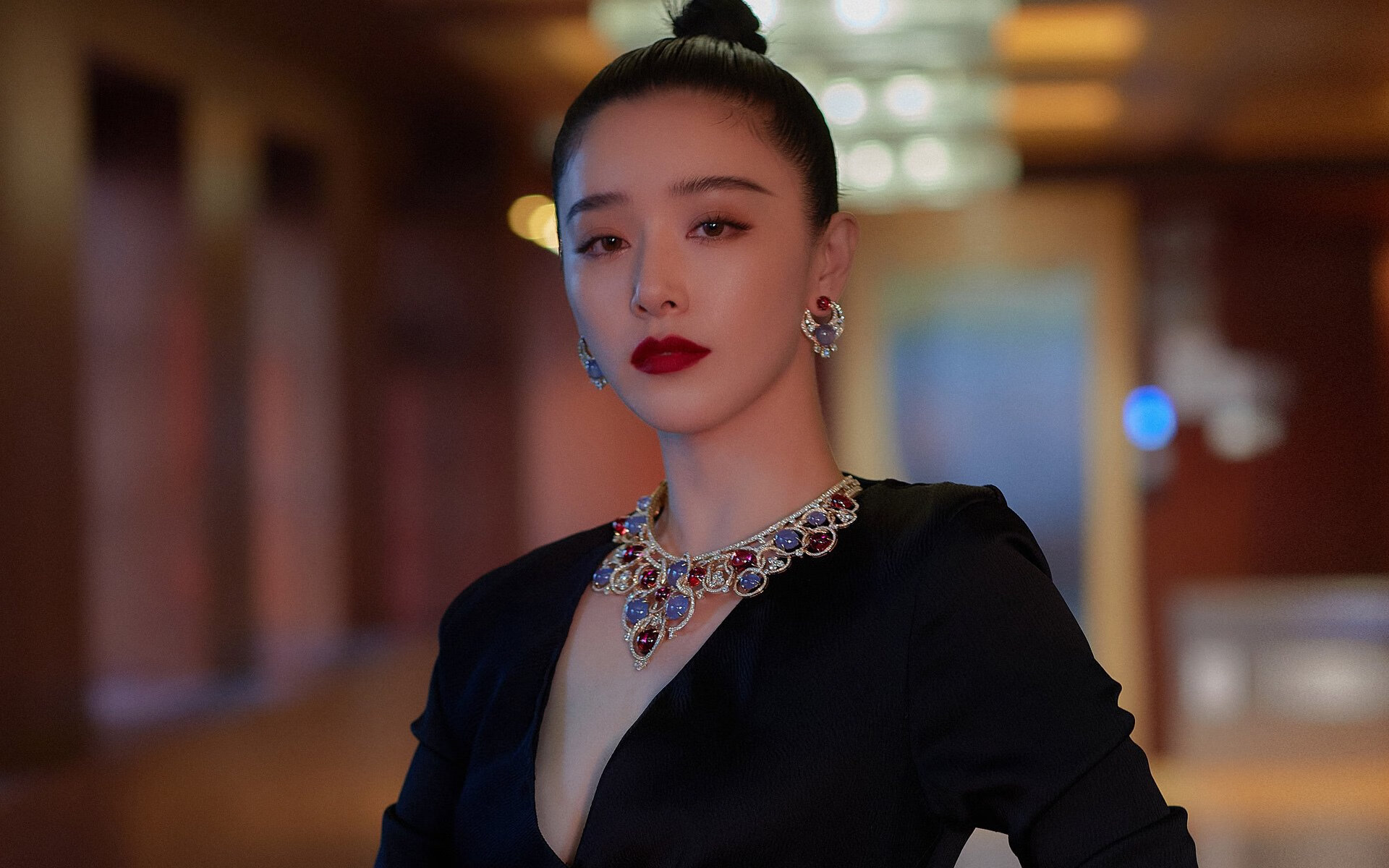 中亚雄鹰剑指长空,乌兹别克斯坦4-1横扫瑞士,莱万三球导演E组惊天冷门